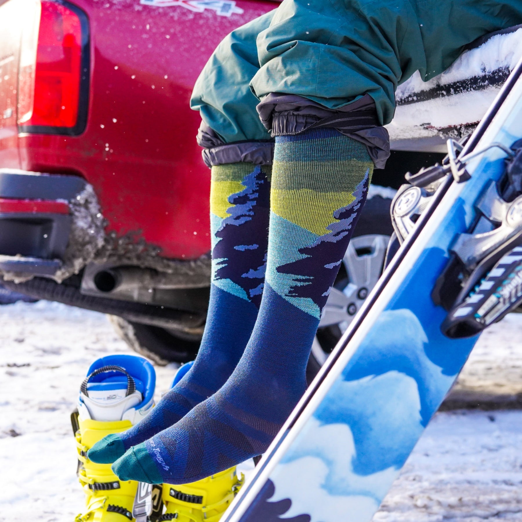 Men's Solace Over-the-Calf Lightweight Ski & Snowboard Sock