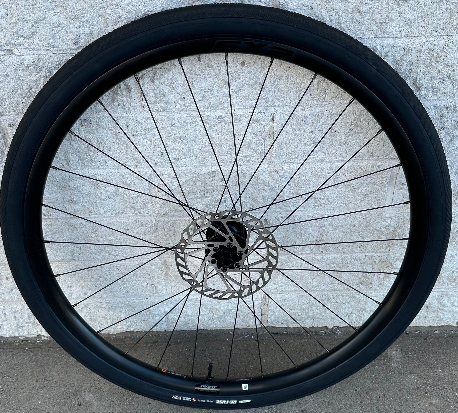 SX2 Gravel Wheelset - 700c Thru-Axle, 10-Speed HG