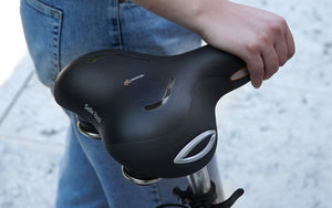 Lookin Relaxed Unisex Saddle